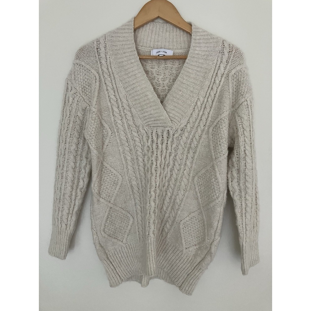 John & Jenn V Neck Cable Knit Sweater Size XS In Oatmeal